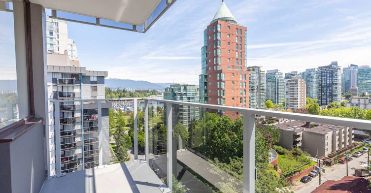 704-1905 Robson Street, Vancouver, BC, V6G 1E6