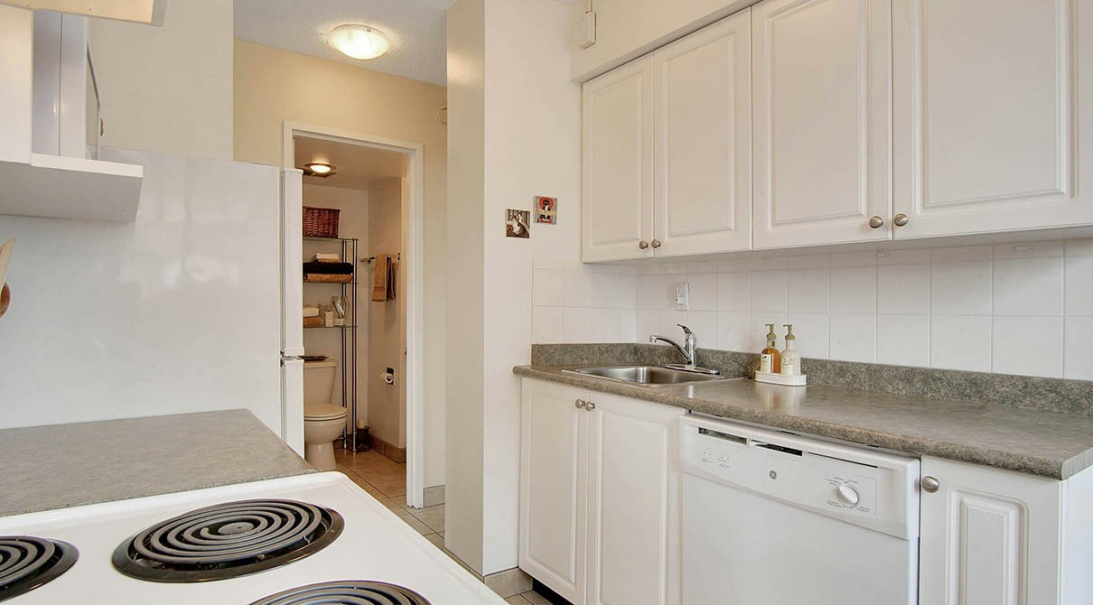 806-1905 Robson Street, Vancouver, BC, V6G 1E6 - 2