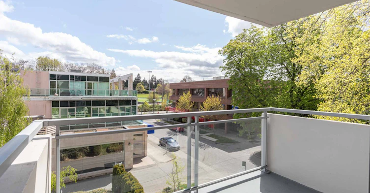 702-2151 West 39th Avenue, Vancouver, BC, V6M 1T6 - 9