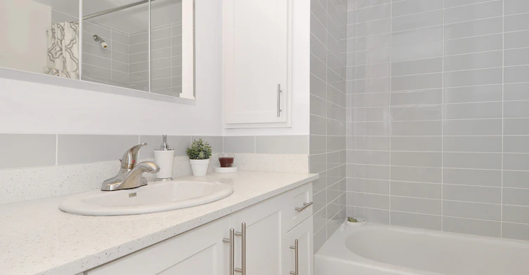 702-2151 West 39th Avenue, Vancouver, BC, V6M 1T6 - 4