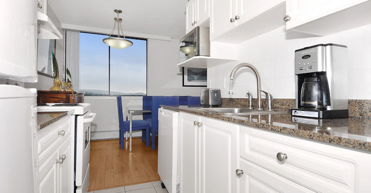 603-144 West 14th Street, North Vancouver, BC, V7M 1P1 - 2