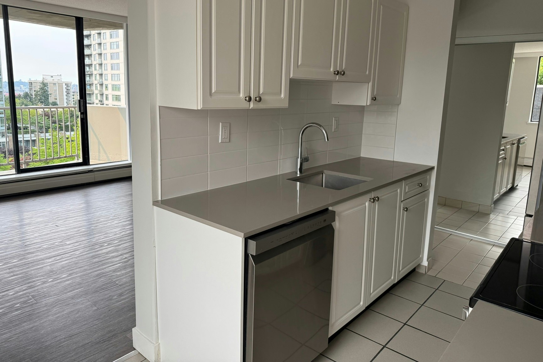 603-144 West 14th Street, North Vancouver, BC, V7M 1P1 - 6
