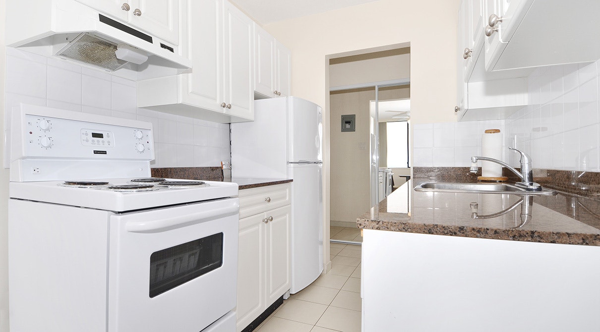1406-144 West 14th Street, North Vancouver, BC, V7M 1P1
