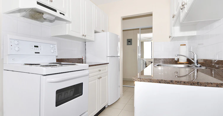 1406-144 West 14th Street, North Vancouver, BC, V7M 1P1