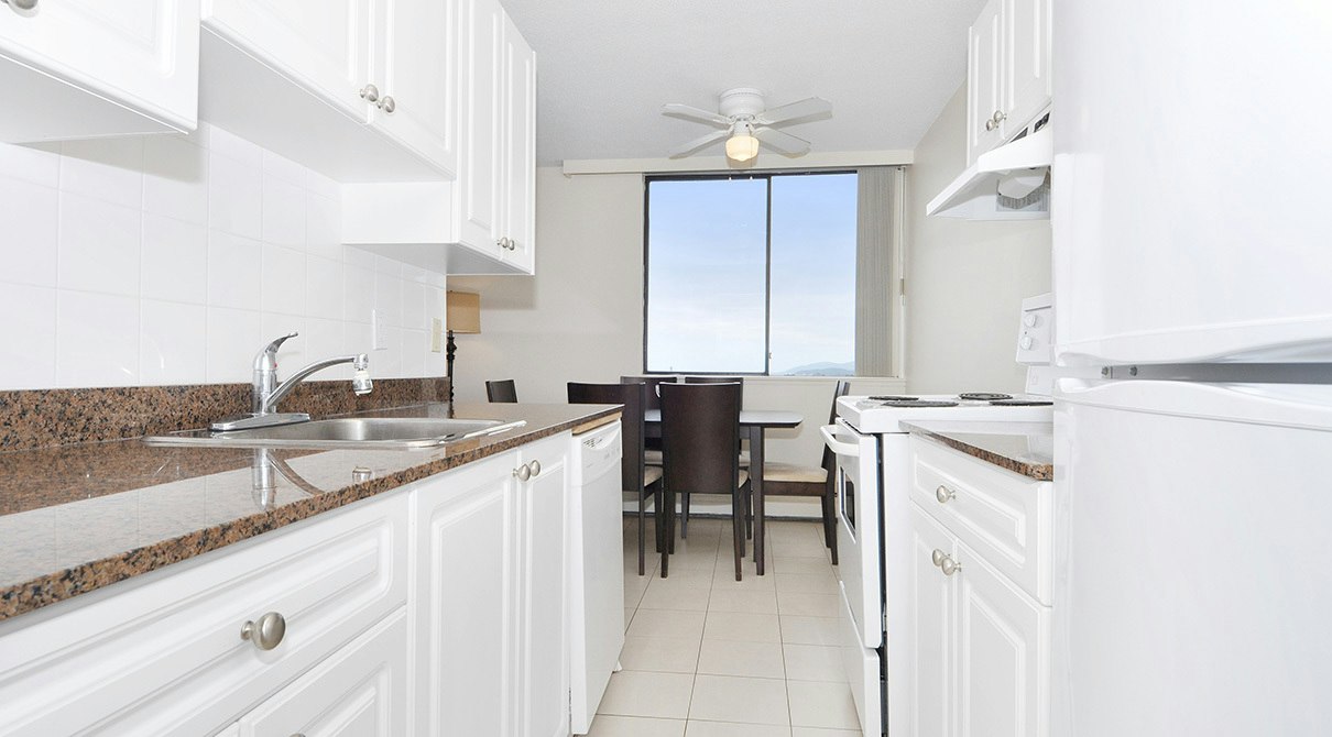 801-144 West 14th Street, North Vancouver, BC, V7M 1P1