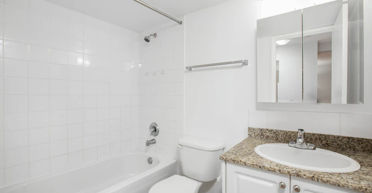 808-1355 Pendrell Street, Vancouver, BC, V6E 1M2 - 6