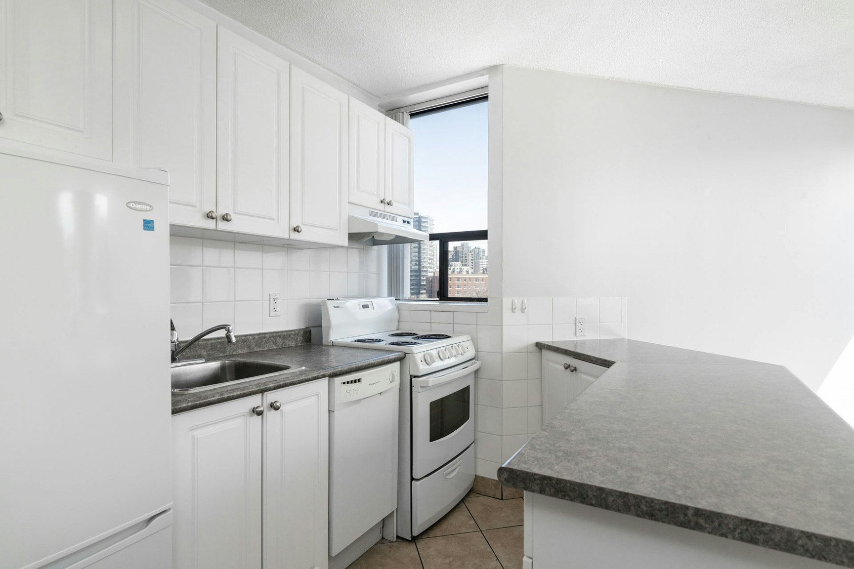 405-1228 Nicola Street, Vancouver, BC, V6G 2E6 - 4