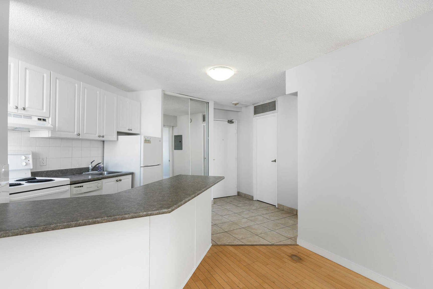 404-1228 Nicola Street, Vancouver, BC, V6G 2E6 - 5