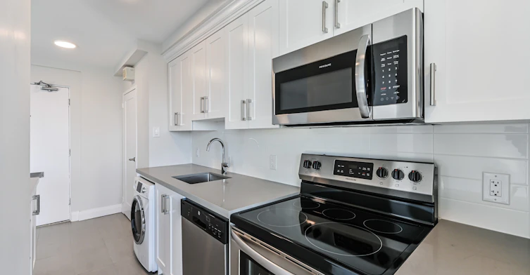 2207-20 Prince Arthur Avenue, Toronto, ON, M5R 1B1 - 9