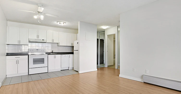 915-815 4 Avenue SW, Calgary, AB, T2P 3G8 - 2