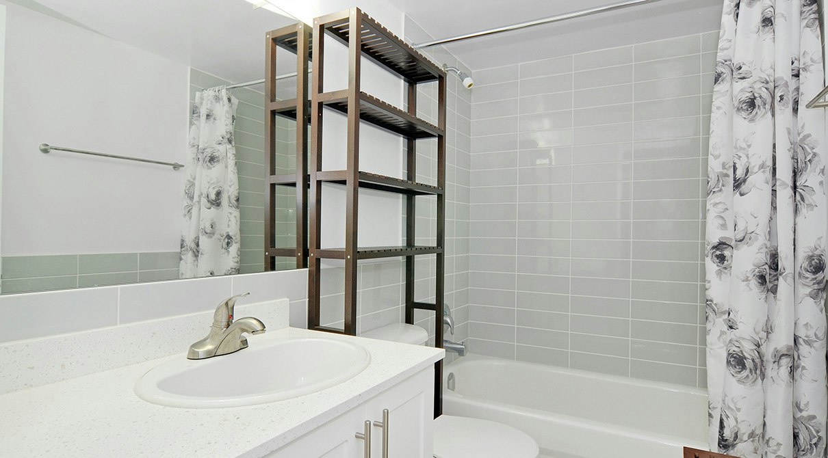 704-5976 Tisdall Street, Vancouver, BC, V5Z 3N2