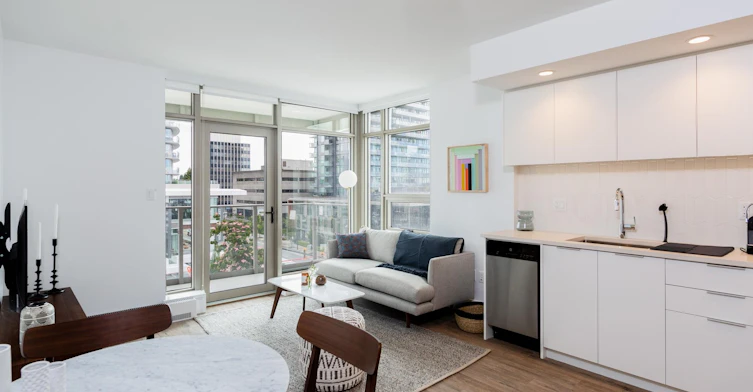 404-108 West 13th Street, North Vancouver, BC, V7M 0G8