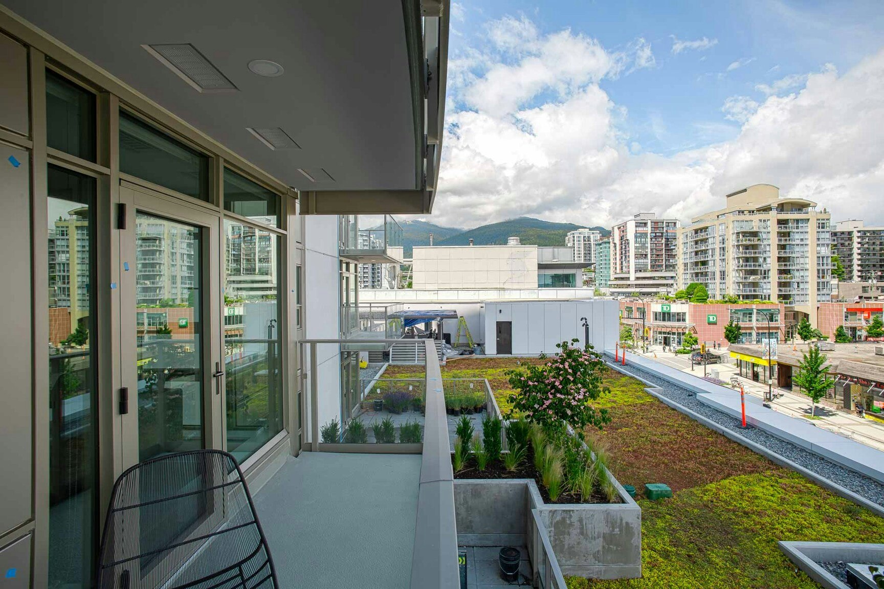 1409-108 West 13th Street, North Vancouver, BC, V7M 0G8