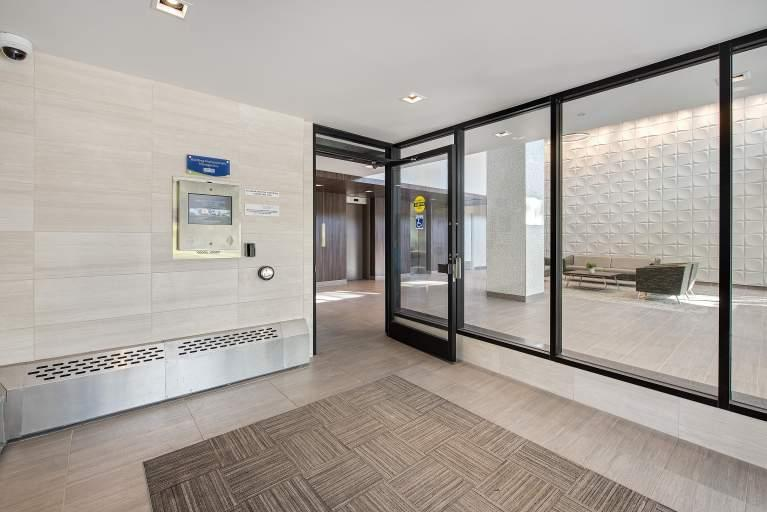 0811-35 Walmer Road, Toronto, ON, M5R 2X3 - 9