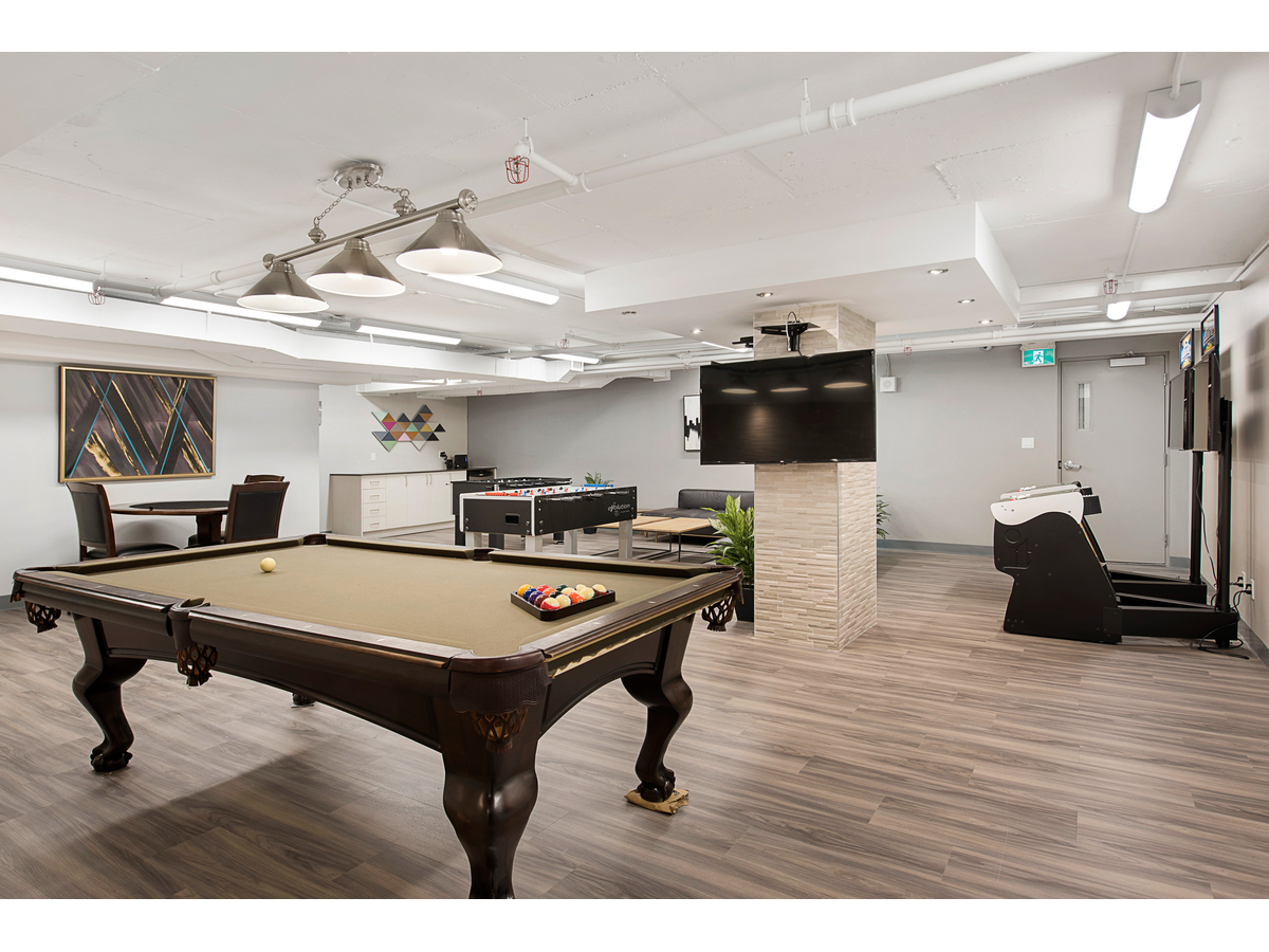 1212-35 Walmer Road, Toronto, ON, M5R 2X3 - 13