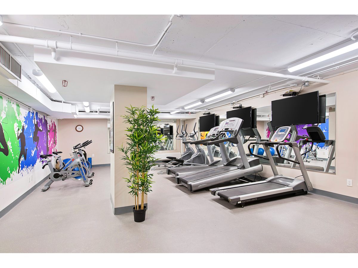1212-35 Walmer Road, Toronto, ON, M5R 2X3 - 12