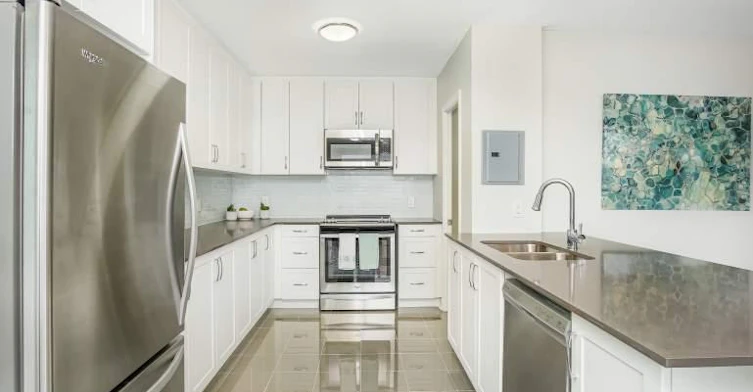 0412-2 Regal Road, Toronto, ON, M6H 2J4 - 2