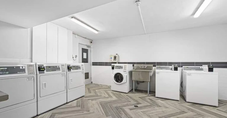 0306-2040 Eglinton Avenue West, Toronto, ON, M6E 2K5 - 12