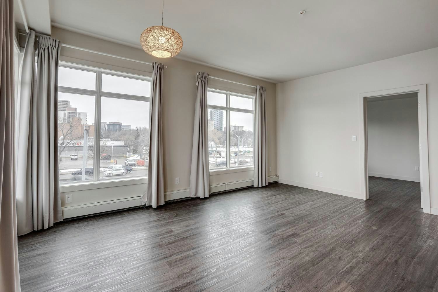10837 83 Avenue, Edmonton, AB, T6E 2E6 - 2