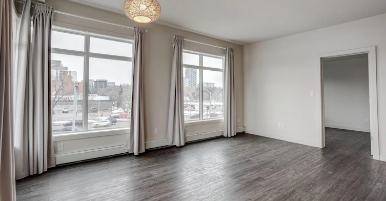 10837 83 Avenue, Edmonton, AB, T6E 2E6 - 2