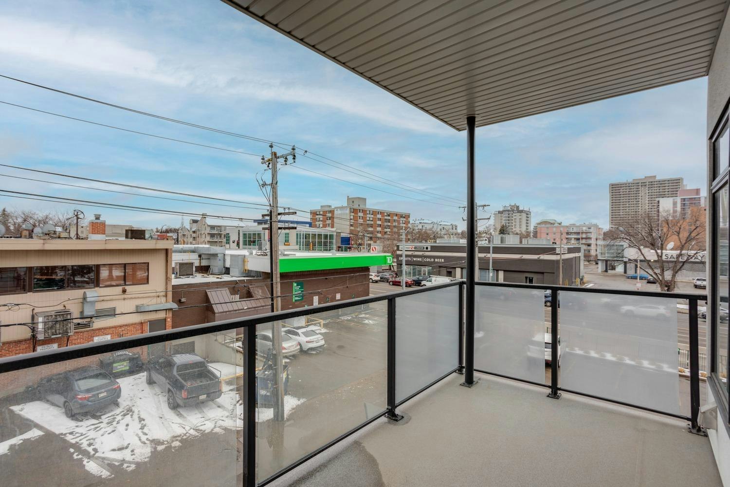 10837 83 Avenue, Edmonton, AB, T6E 2E6 - 3