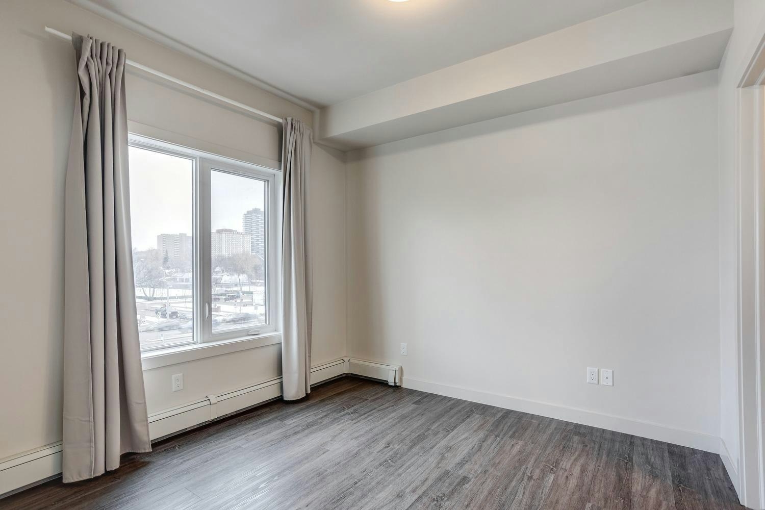 10837 83 Avenue, Edmonton, AB, T6E 2E6 - 31