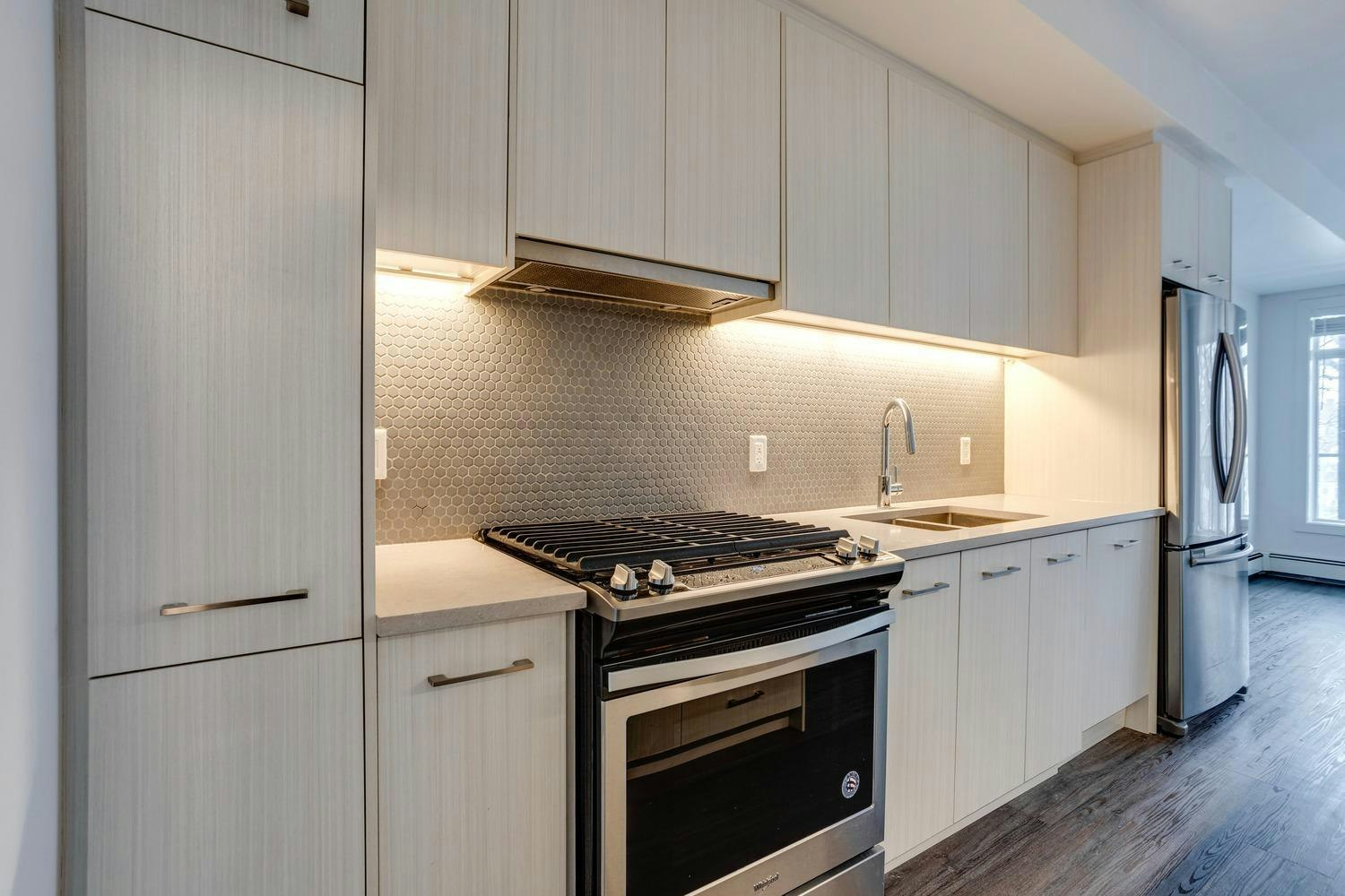 10837 83 Avenue, Edmonton, AB, T6E 2E6 - 40