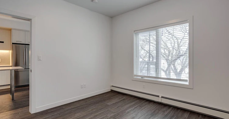 10837 83 Avenue, Edmonton, AB, T6E 2E6 - 55