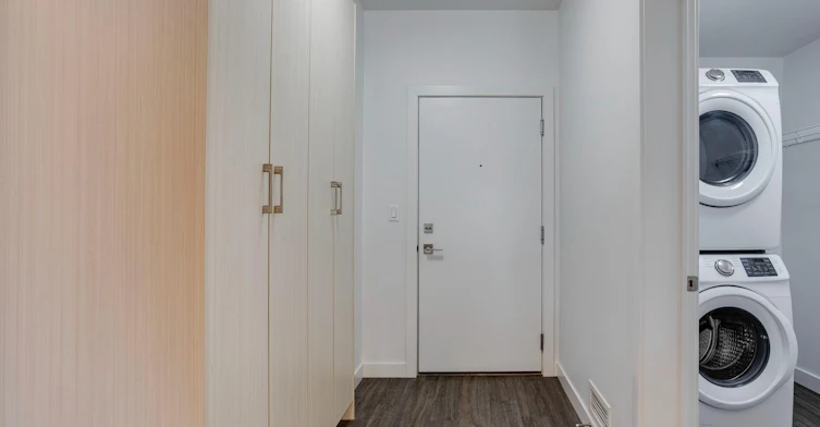 10837 83 Avenue, Edmonton, AB, T6E 2E6 - 57