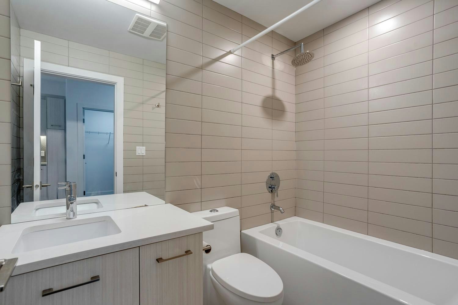 10837 83 Avenue, Edmonton, AB, T6E 2E6 - 62