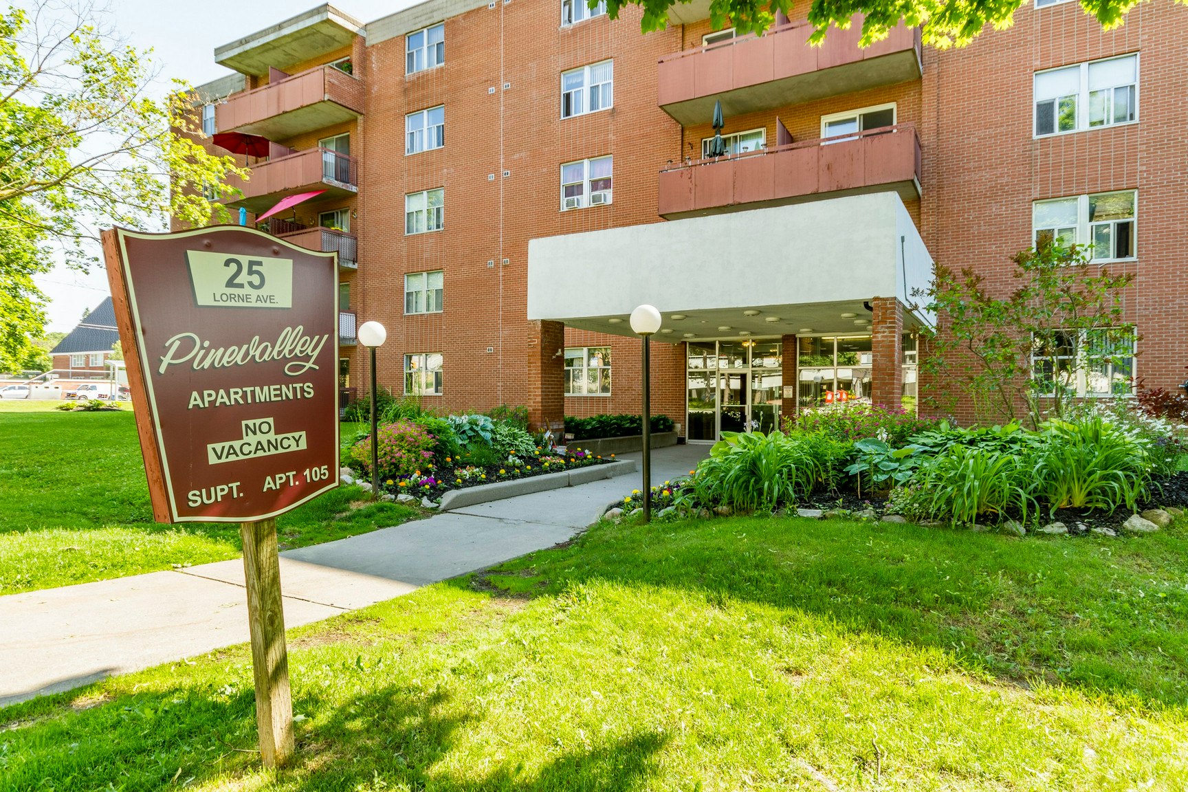 210-25 Lorne Avenue, Newmarket, ON, L3Y 5N8 - 17