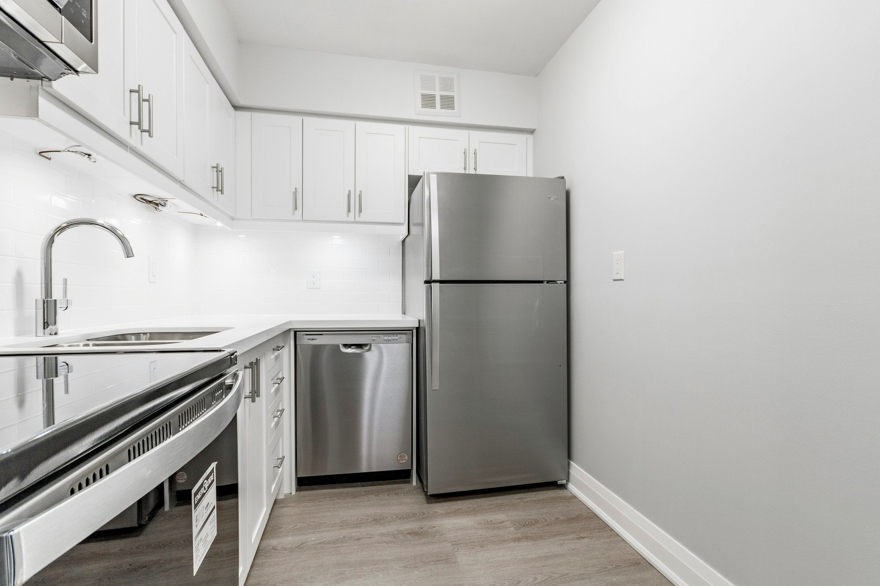 210-25 Lorne Avenue, Newmarket, ON, L3Y 5N8 - 7