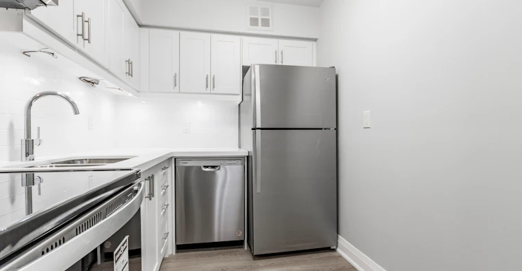 210-25 Lorne Avenue, Newmarket, ON, L3Y 5N8 - 7