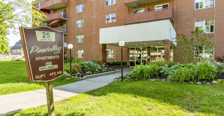 304-25 Lorne Avenue, Newmarket, ON, L3Y 5N8 - 17