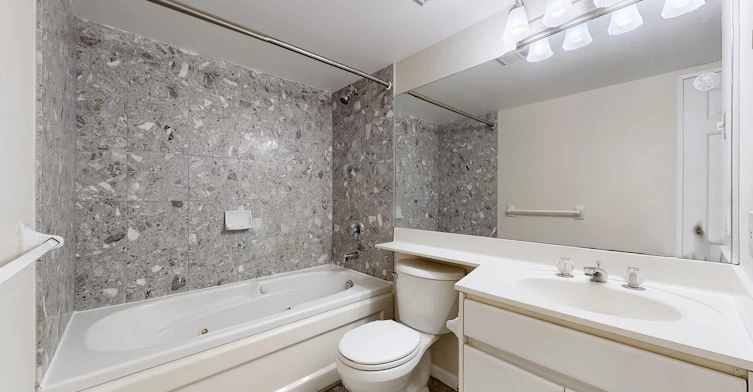 7 Carlton Street, Toronto, ON, M5B 2M3 - 4