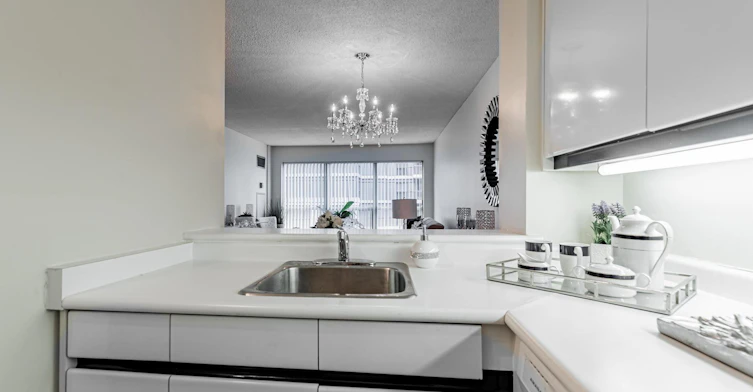 7 Carlton Street, Toronto, ON, M5B 2M3 - 6