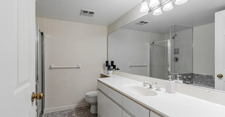 7 Carlton Street, Toronto, ON, M5B 2M3 - 18