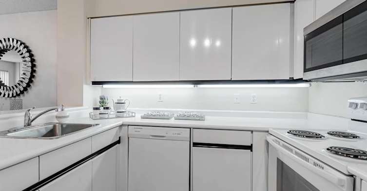 7 Carlton Street, Toronto, ON, M5B 2M3 - 3