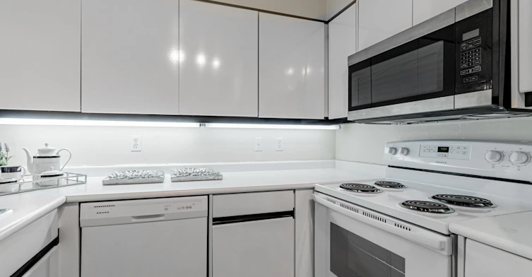 7 Carlton Street, Toronto, ON, M5B 2M3 - 4