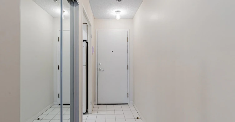 7 Carlton Street, Toronto, ON, M5B 2M3 - 2