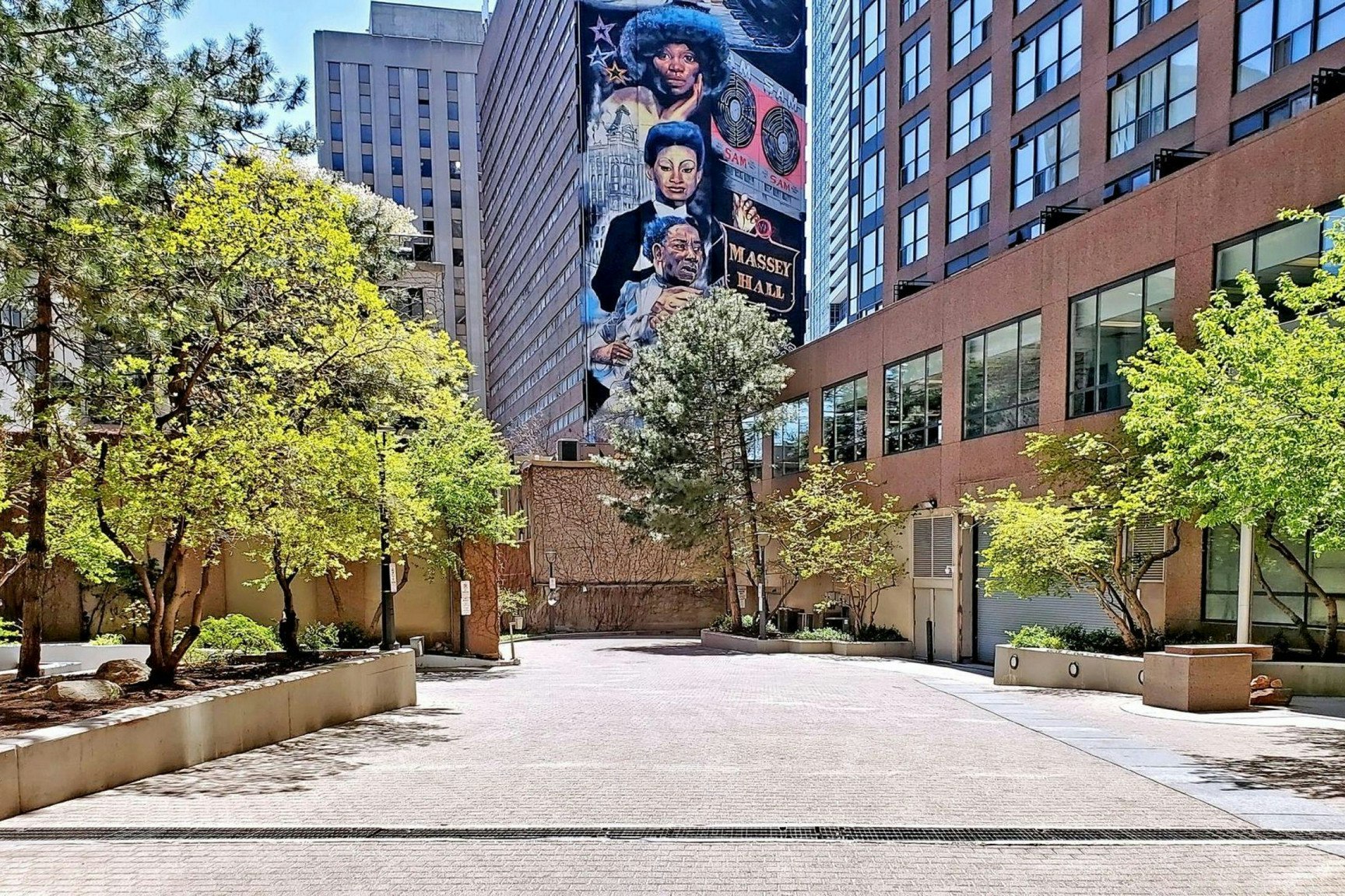 7 Carlton Street, Toronto, ON, M5B 2M3 - 4