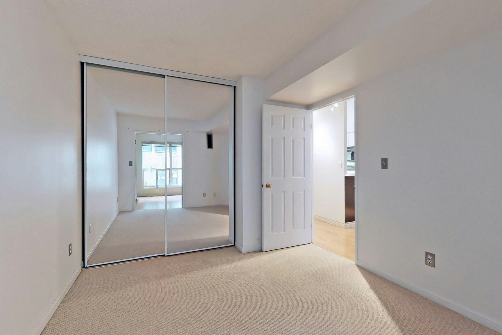 7 Carlton Street, Toronto, ON, M5B 2M3 - 24