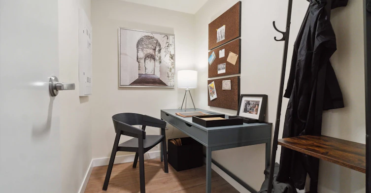 410-2895 East 10th Avenue, Vancouver, BC, V5M 0H7 - 4