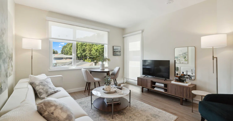 412-2895 East 10th Avenue, Vancouver, BC, V5M 0H7