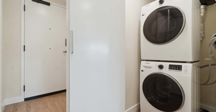 413-2895 East 10th Avenue, Vancouver, BC, V5M 0H7 - 7