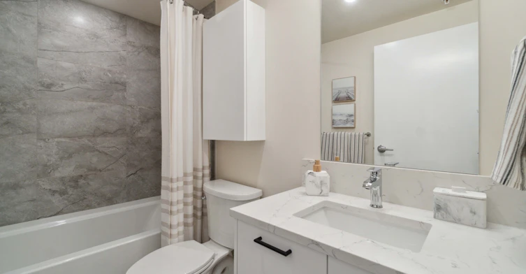 505-2895 East 10th Avenue, Vancouver, BC, V5M 0H7 - 5