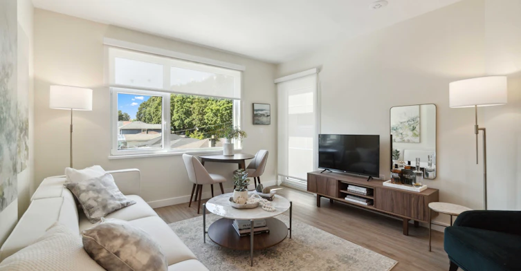 513-2895 East 10th Avenue, Vancouver, BC, V5M 0H7