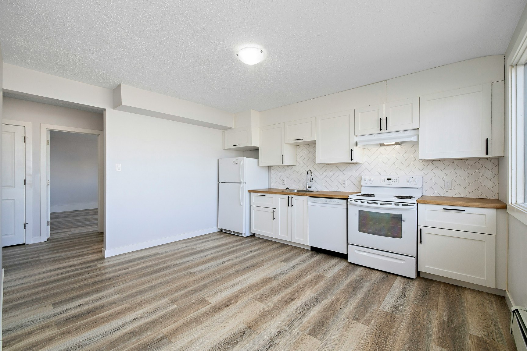 101-10207 107 Avenue, Edmonton, AB, T5H 0V6 - 14