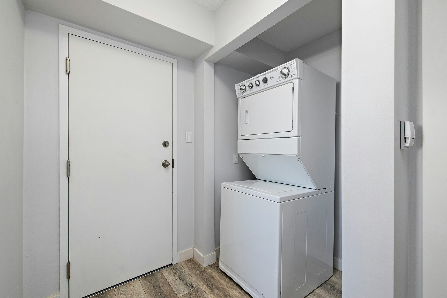 101-10207 107 Avenue, Edmonton, AB, T5H 0V6 - 12