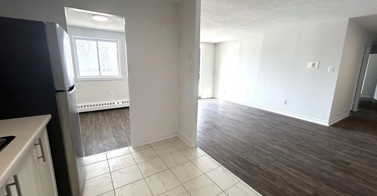 111-1 Bernick Drive, Barrie, ON, L4M 5K1 - 3